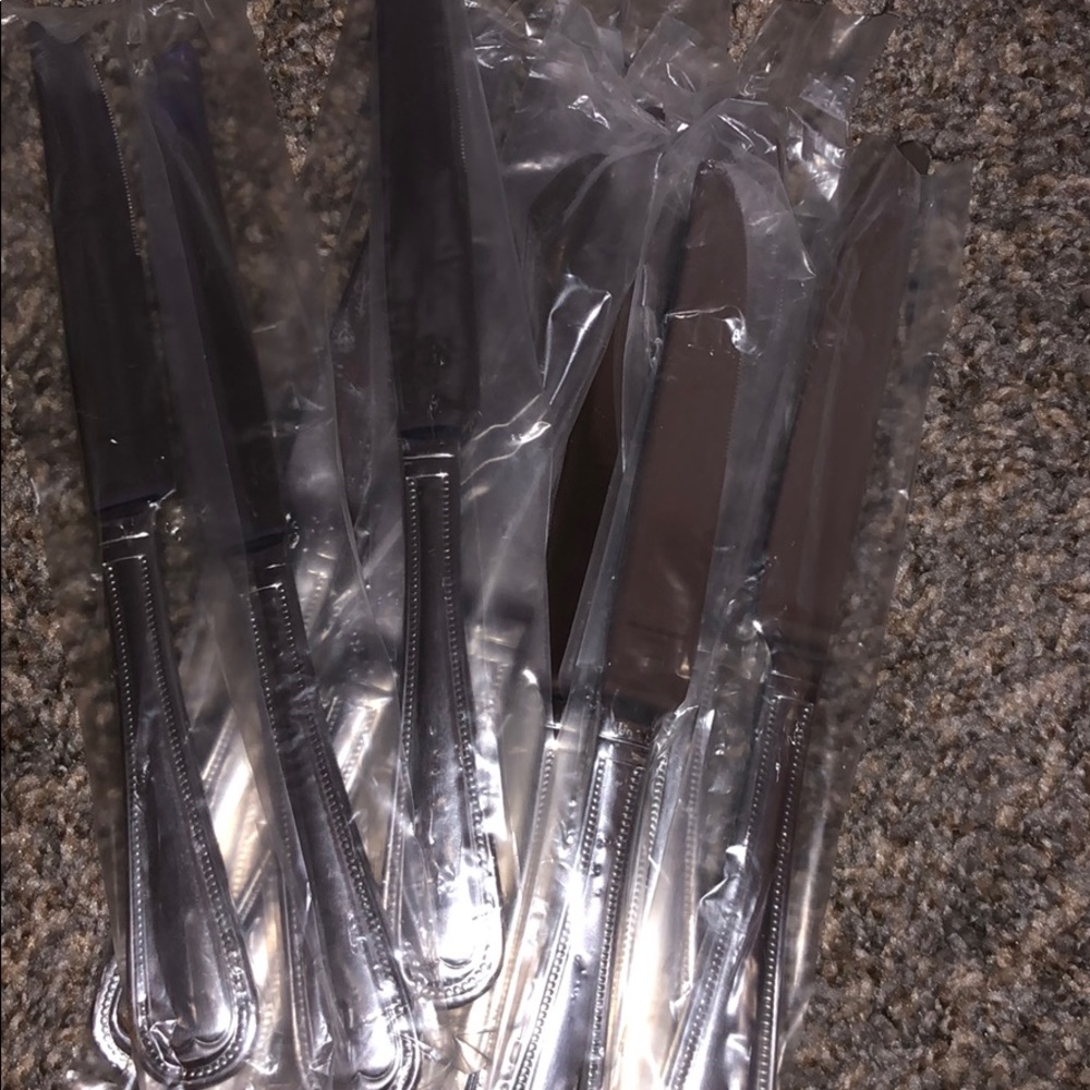Knives - Picture 3 of 3